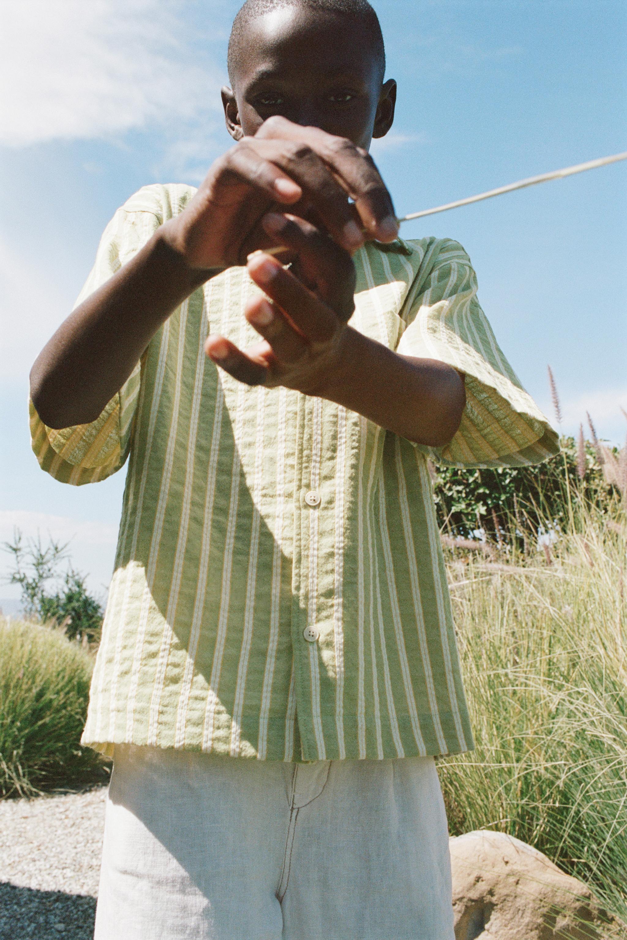 CHEMISE À RAYURES ET POCHE